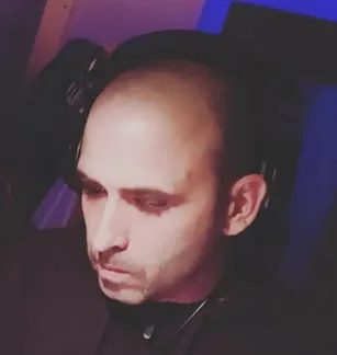 DJ Throni