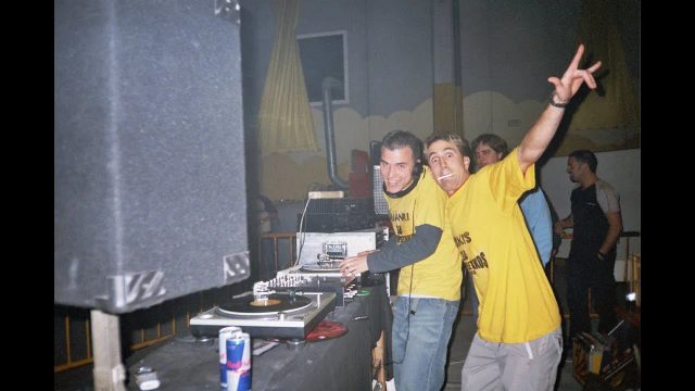 Oskis & Juanri 2001